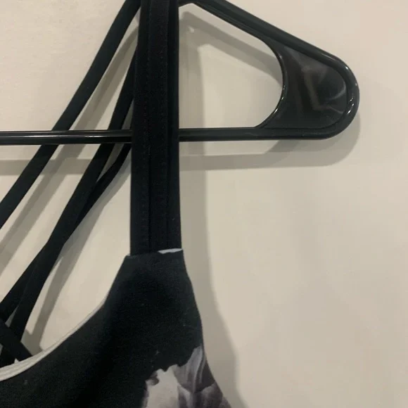 GAP Floral Sports Bra Size M - Picture 4 of 8